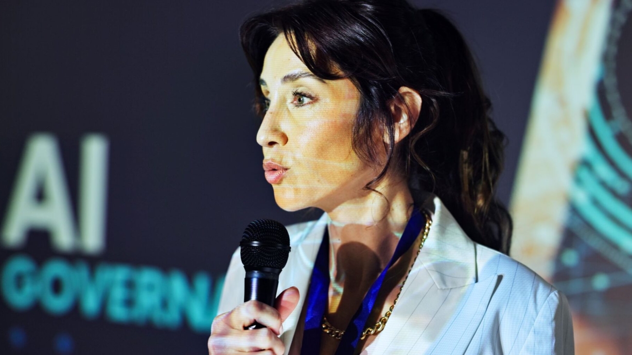 ai-bias-and-misinformation-in-journalism-challenges-and-safeguards